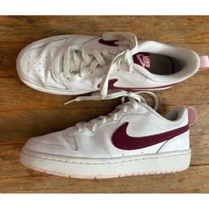 Nike White / Burgundy sneakers ~ sz 6Y / Women's 7.5